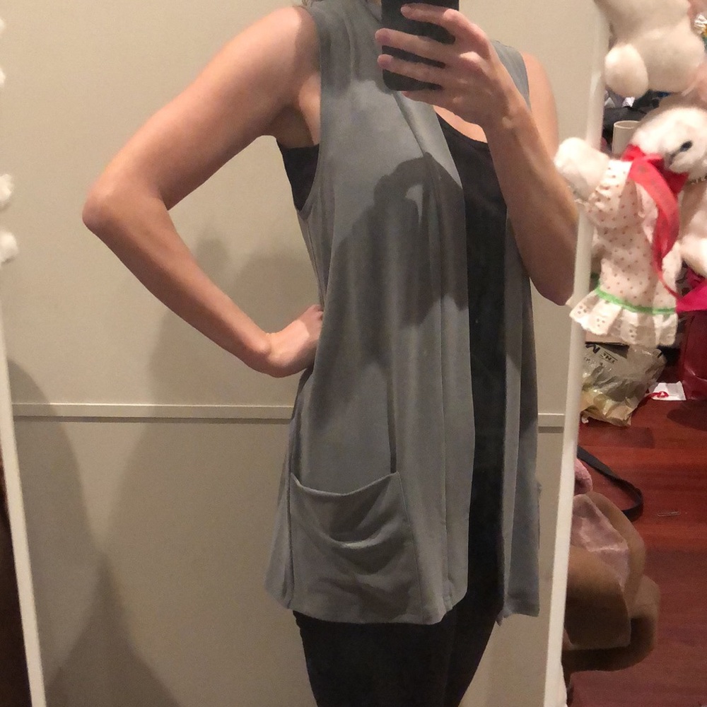 Sympli Vest